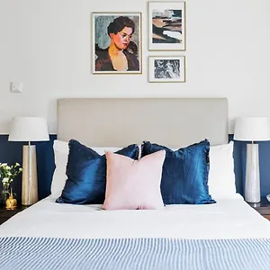 https://apt-hoxton-square-urban-haven.brighton-hotels-england.com